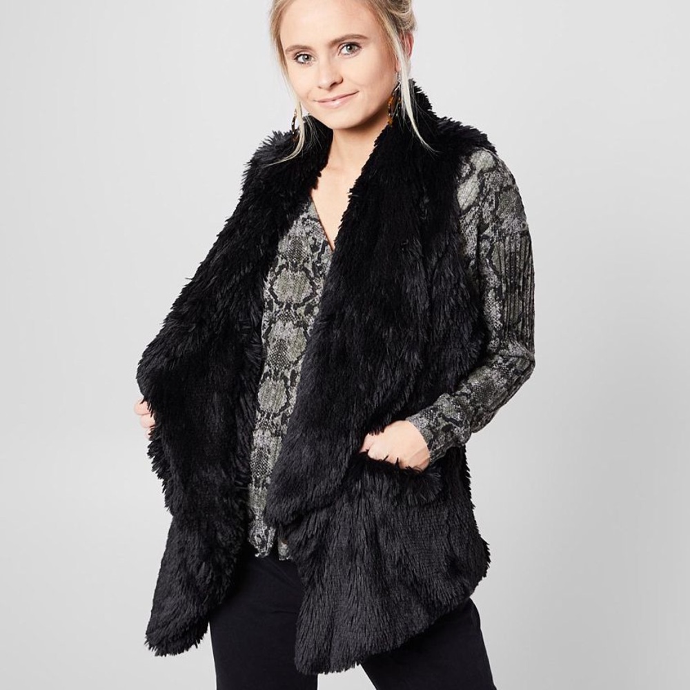 Black Sleeveless Faux Fur Vest